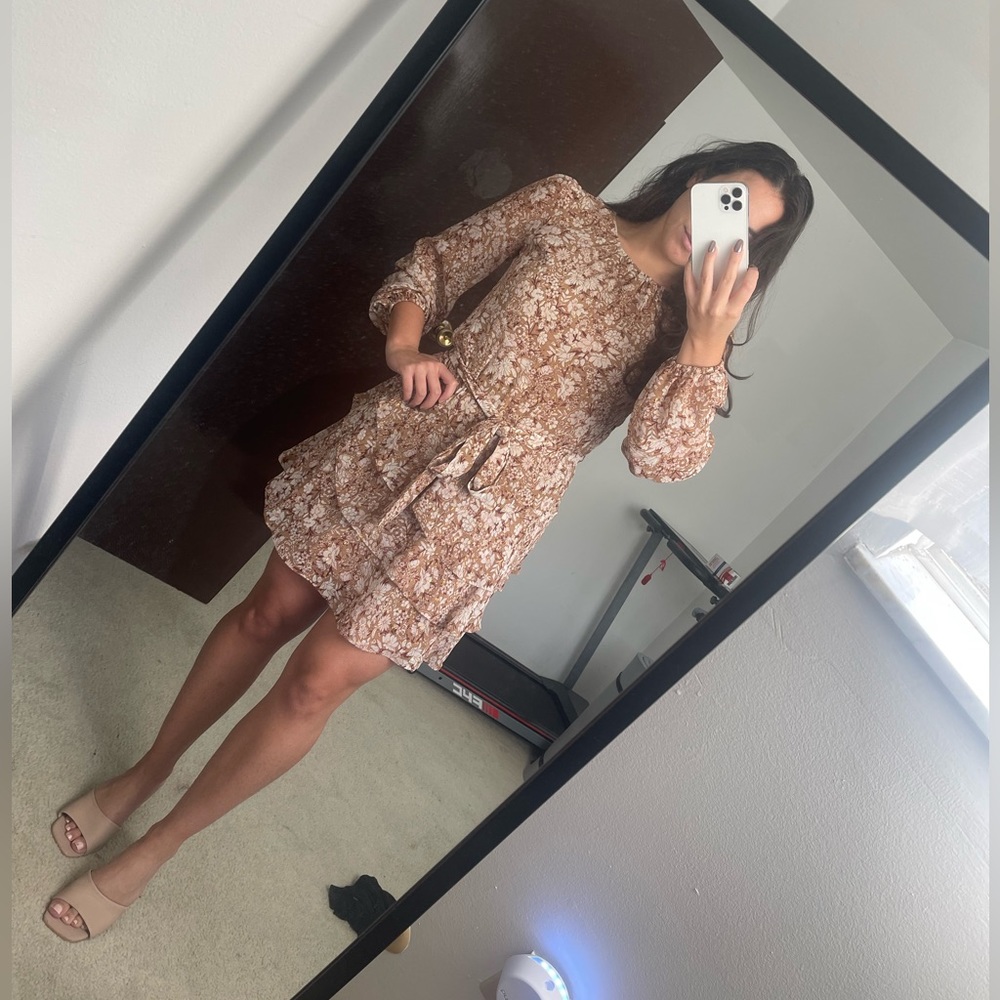 Express Metallic Floral Tie Waist Tiered Ruffle
Mini Dress